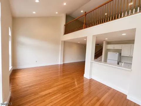Living - 810 Firethorn Dr #E2, Union, NJ 07083 photo 4 of 5