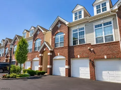 Exterior - 810 Firethorn Dr #E2, Union, NJ 07083 photo 2 of 4
