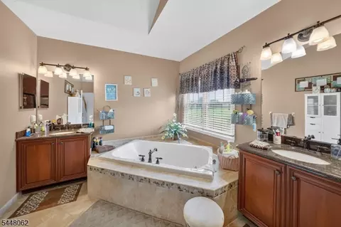 Bath - 50 Albert Dr, Clinton, NJ 08809 photo 1 of 2