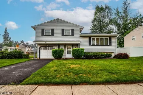 5 Thelma Ct, Colonia, NJ 07067