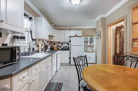 24 Harvard St, Nutley, NJ 07110 photo 9