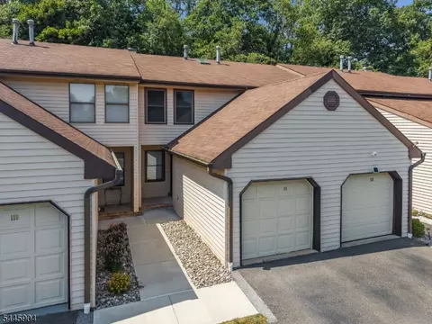 111 Sequoia Ct, Flemington, NJ 08822