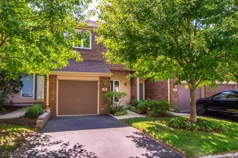 39 Chelsea Ct, Madison, NJ 07940