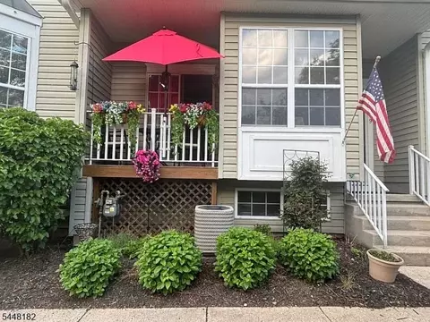9 Briar Ln, Flemington, NJ 08822