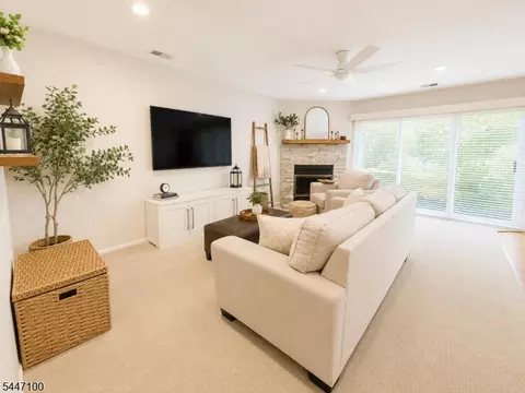 273 Abbey Dr, Somerset, NJ 08873