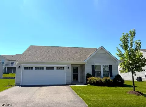 101 Mountain View Ln, Port Murray, NJ 07865