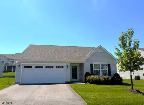 101 Mountain View Ln, Port Murray, NJ 07865