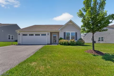 101 Mountain View Ln, Port Murray, NJ 07865