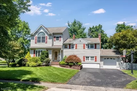 107 Gaynor Pl, Glen Rock, NJ 07452