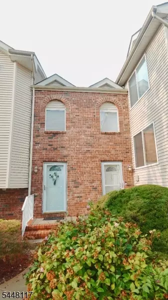 402 Holly Dr #402, Perth Amboy, NJ 08861
