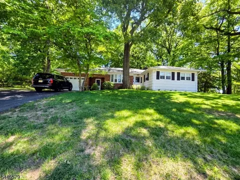 19 Dacotah Ave, Rockaway, NJ 07866