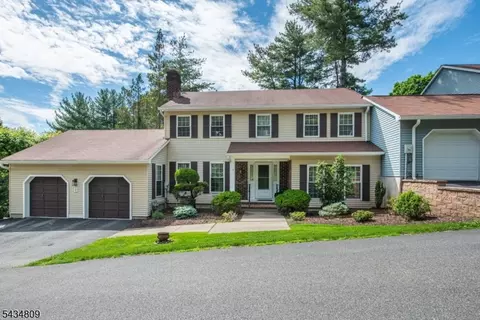 1 Birdseye Cir, Wayne, NJ 07470