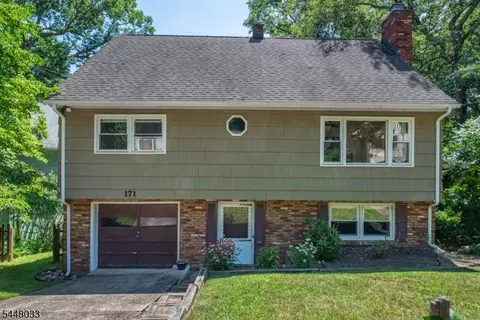 171 Skyline Lake Dr, Ringwood, NJ 07456