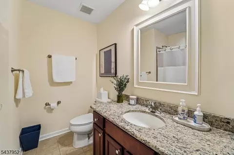 24 Pineview Dr, Waldwick, NJ 07463 photo 23