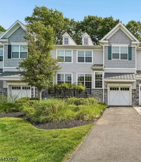 24 Pineview Dr, Waldwick, NJ 07463