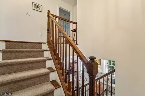 24 Pineview Dr, Waldwick, NJ 07463 photo 24