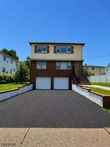 441 W 1st Ave, Roselle, NJ 07203