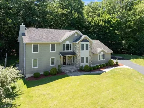 913 High Mountain Rd, North Haledon, NJ 07508