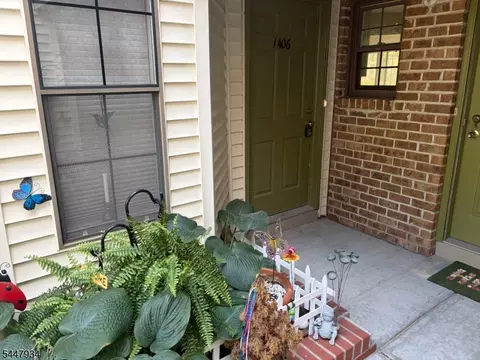 1406 Pebble Pl, Parlin, NJ 08859