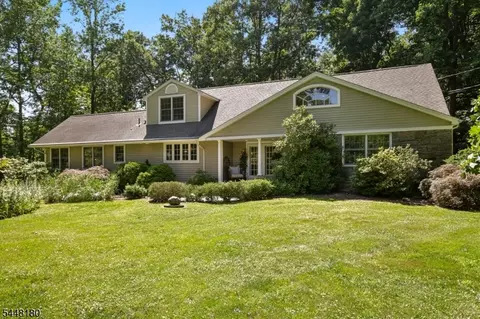2 Jared Ct, Randolph Twp, NJ 07945