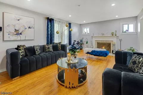 Living - 981 Carnegie Ave, Plainfield, NJ 07060 photo 1 of 2
