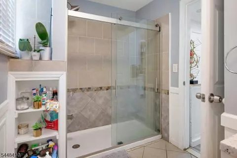 Bath - 981 Carnegie Ave, Plainfield, NJ 07060 photo 3 of 3
