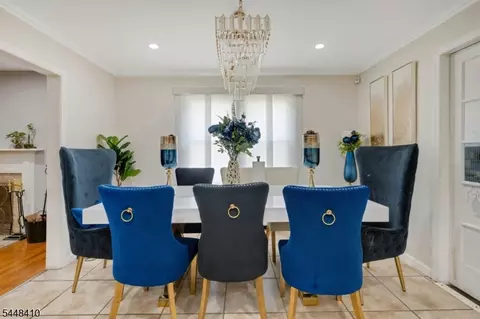 Dining - 981 Carnegie Ave, Plainfield, NJ 07060 photo 2 of 2