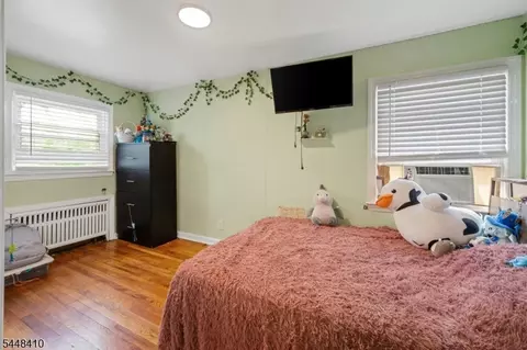 Bedroom - 981 Carnegie Ave, Plainfield, NJ 07060 photo 1 of 6