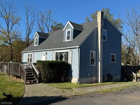 53 Ridge Rd, Whitehouse Station, NJ 08889