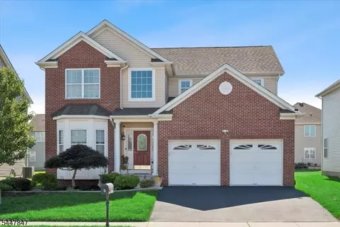 8 Hopkinson Ln, Somerset, NJ 08873