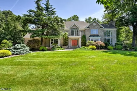 5 Meadow Ct, Montville, NJ 07045