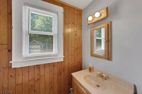 Bath - 434 E 3rd Ave, Roselle, NJ 07203 photo 1 of 4