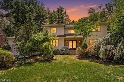 40 Vista Dr, Morganville, NJ 07751