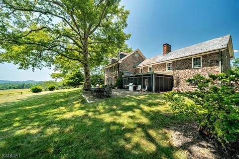 60 Hunter Rd, Lambertville, NJ 08530