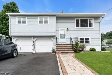 125 Jeff St, Edison, NJ 08837
