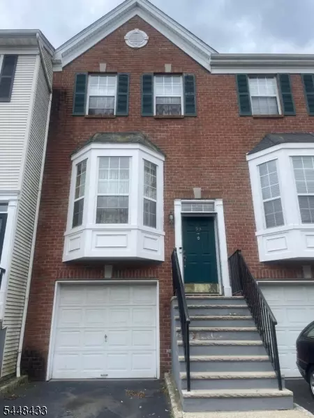 93 Perez Dr, Newark, NJ 07103