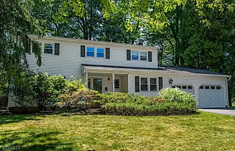 109 Leamoor Dr, Parsippany, NJ 07054
