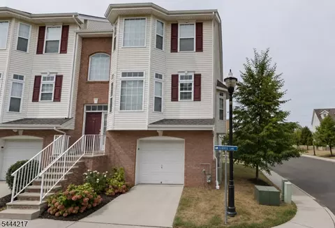 1366 Genovese Ln, Rahway, NJ 07065