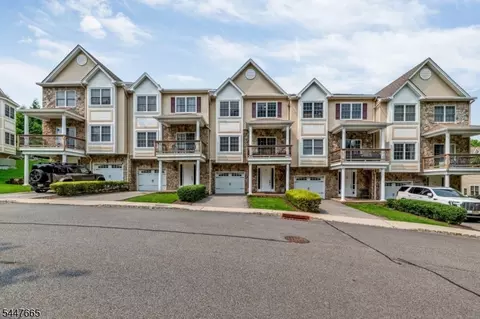 15 Halina Ln, Butler, NJ 07405