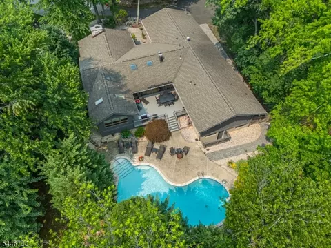 10 Reed Ct, Wayne, NJ 07470 photo 2
