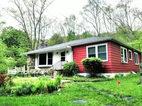 438 Longview Dr, Newton, NJ 07860