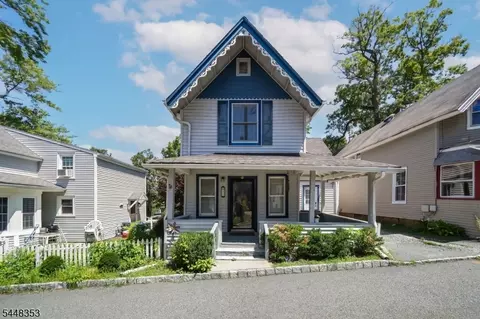 33 Asbury Pl, Mount Tabor, NJ 07878