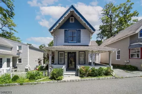33 Asbury Pl, Mount Tabor, NJ 07878