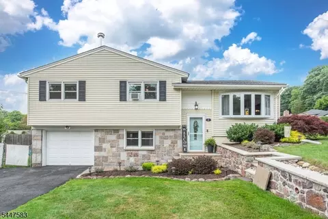 4 Amendola Dr, Netcong, NJ 07857