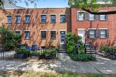 304 9th St, Jersey City, NJ 07302