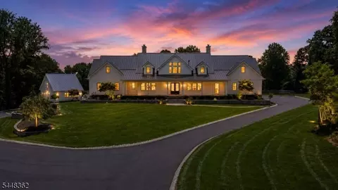 7 Homelands Dr, Colts Neck, NJ 07722