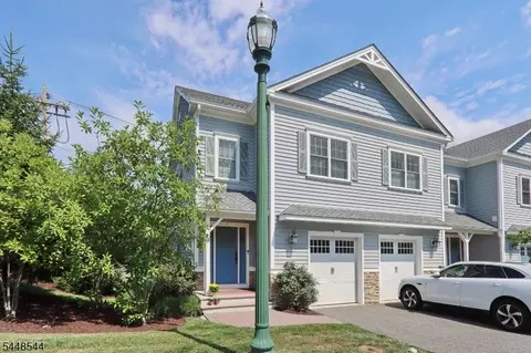 1 Clover Ct #1, Berkeley Heights, NJ 07922