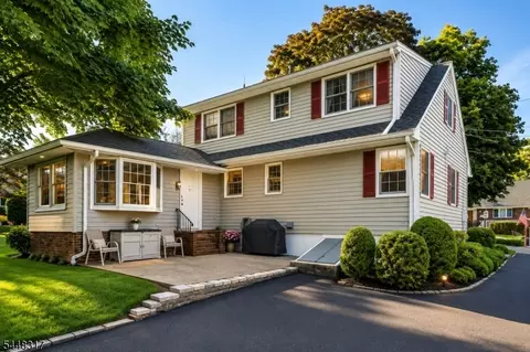 29 Giannone Rd, Wayne, NJ 07470