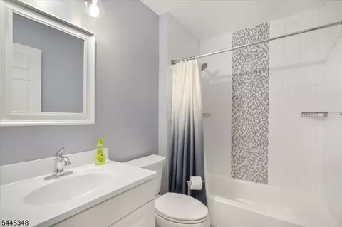 Bath - 70 Carter Rd #70, Haskell, NJ 07420 photo 2 of 4