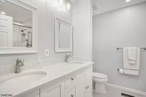 Bath - 70 Carter Rd #70, Haskell, NJ 07420 photo 3 of 4
